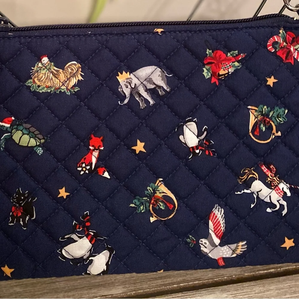 Vera Bradley RFID Convertible Wristlet ✨ Snow Globe Motifs - Picture 12 of 14